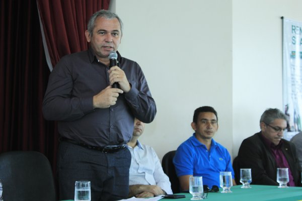 Prefeito participa de debate sobre políticas para o setor rural