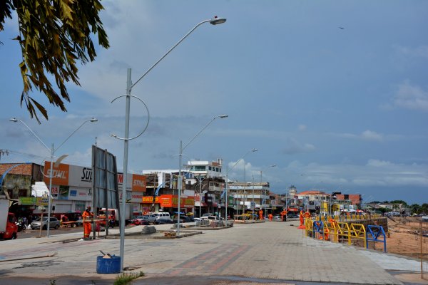 Prefeitura instala luminárias na orla de Santarém