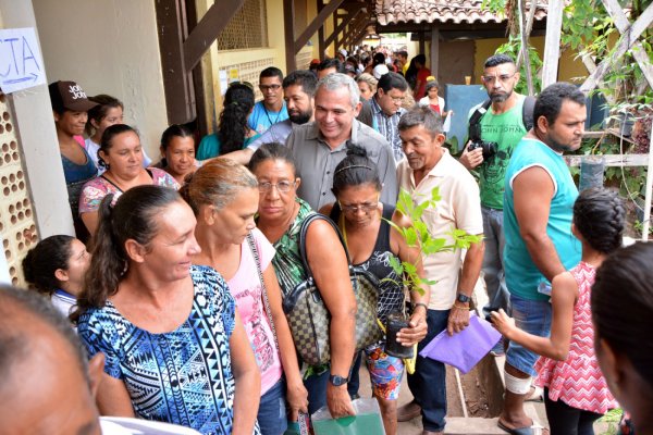 Moradores da comunidade Tabocal recebem ações do 'Programa Prefeitura nos Bairros'