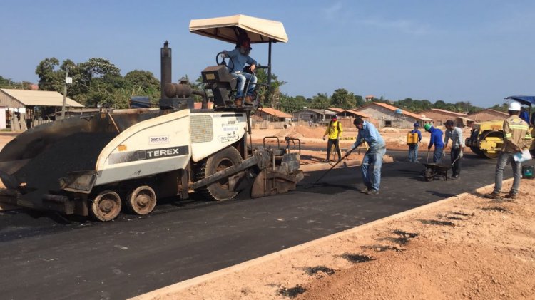 Ruas do bairro Uruará recebem pavimentação asfáltica