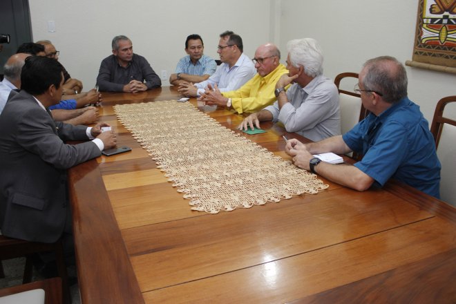 Prefeito recebe comitiva de Brasília que fará estudo técnico nas rodovias da região