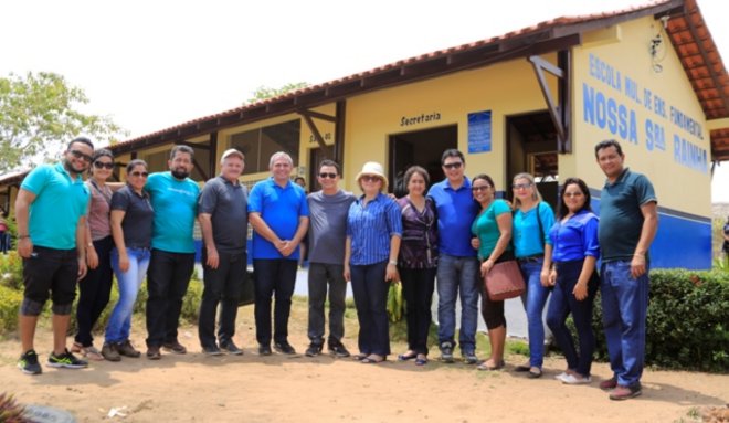 Comunidade Vila Brasil comemora reforma da Escola Municipal Nossa Sra. Rainha