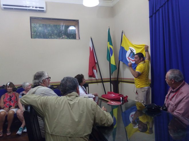 Centro Cultural João Fona recebe turistas norte americanos nesta véspera de Natal