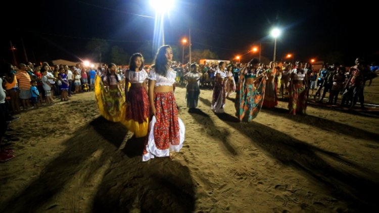 Apresentações culturais marcam entrega de iluminação do campo Marcílio Cabral