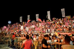 Festival dos Botos e show da Dona Onete agitam o público do Çairé 2017