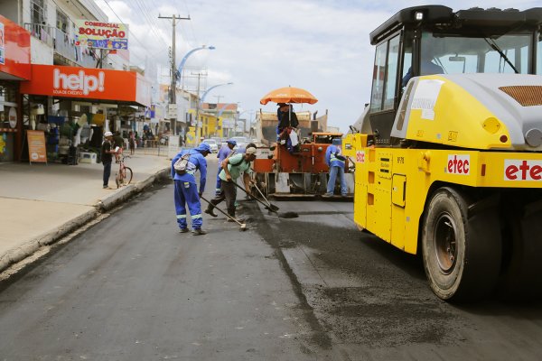 Prefeitura inicia serviço de recapeamento asfáltico em trecho da Avenida Tapajós