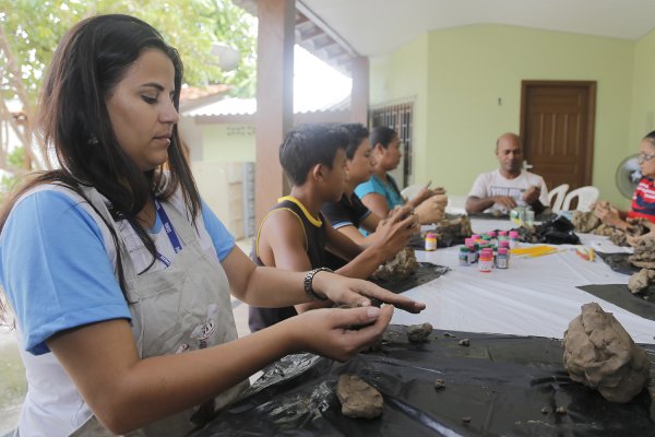 Capacitação na arte da cerâmica tapajônica resultará na produção de mini réplicas