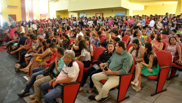 Diretores e coordenadores eleitos pela comunidade escolar são empossados na  rede municipal de ensino