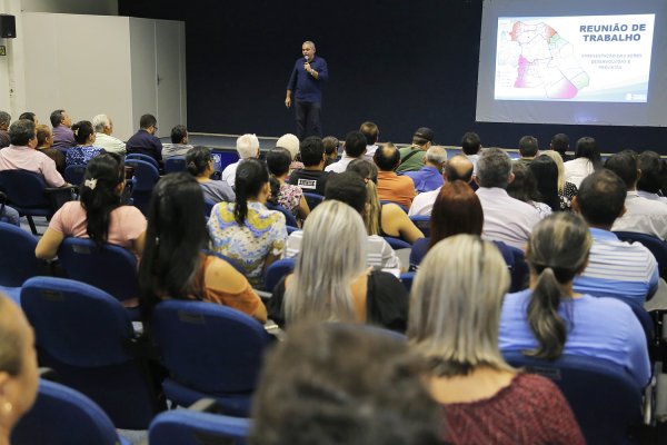 Prefeitura reúne com moradores da Zona Norte para tratar sobre Projetos específicos para a área