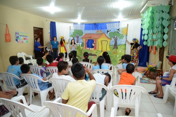 Peça teatral abre caminho para chegada de livros