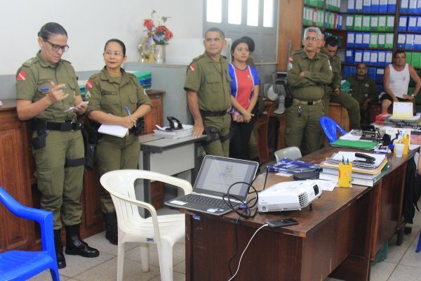 Setor administrativo da Polícia Militar recebe Campanha "Seu Imposto de Renda rende Sorrisos"