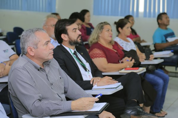 Prefeitura de Santarém discute cadeia produtiva da agricultura no município