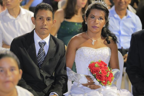 Casamento coletivo formaliza união de 70 casais em Santarém