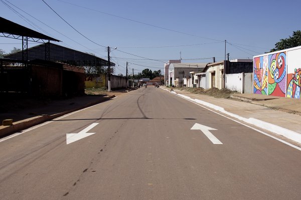 Ruas em volta da Feira do Aeroporto Velho são entregues pavimentadas