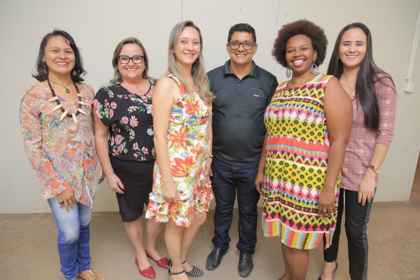 Professores são homenageados em Dia Nacional dos Profissionais da Educação