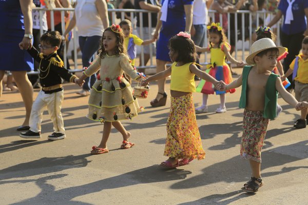 Orla da cidade é palco do primeiro dia de desfiles da Semana da Pátria