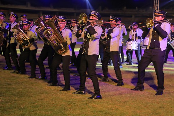 XII Festival de Bandas e Fanfarras encerra com desfile das campeãs