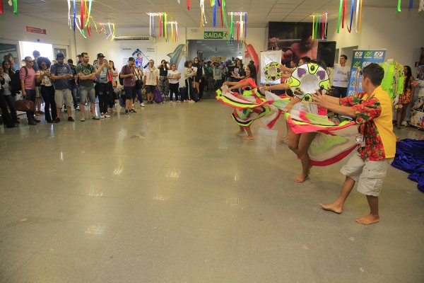 Receptivo do Çairé 2018 emociona visitantes e turistas no Aeroporto de Santarém