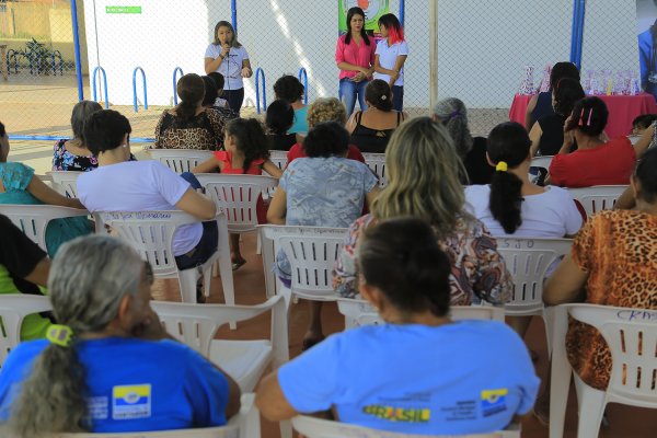 Programação alusiva ao Outubro Rosa é realizada no Cras São José Operário