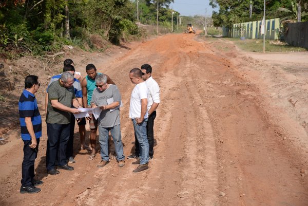 Prefeito vistoria obras de terraplenagem do anel viário da comunidade Jacamim