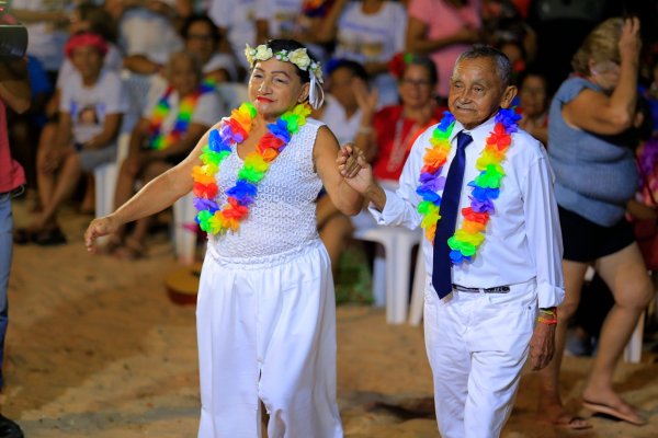 1º Luau dos Idosos é sucesso de público em Santarém