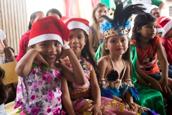 Umei Prainha faz parceria com a Campanha 'Papai Noel dos Correios' e atende pedidos de crianças