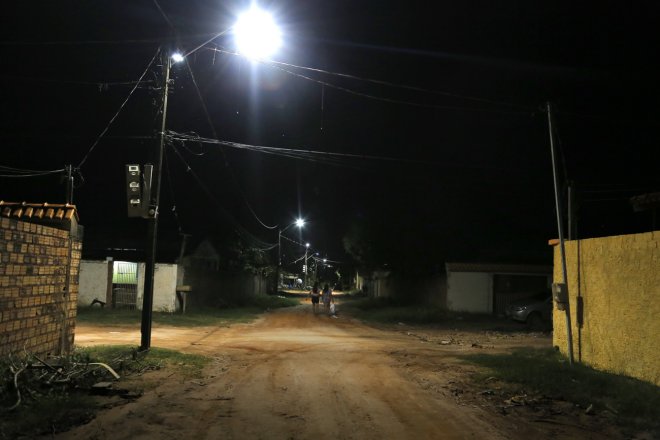 Equipe de iluminação pública intensifica serviços no bairro Elcione Barbalho