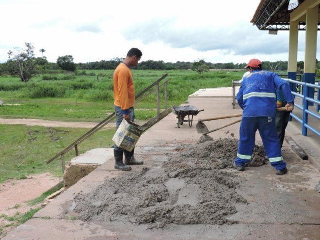 Equipes da Seminfra trabalham para a manutenção de obras e vias