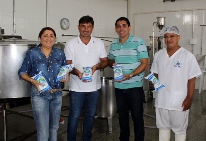 Prefeitura apoia iniciativa para fomento da produção láctea no município