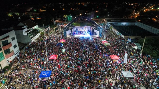 Noite de terça-feira de Carnaval na Praça de Eventos reuniu 20 mil pessoas