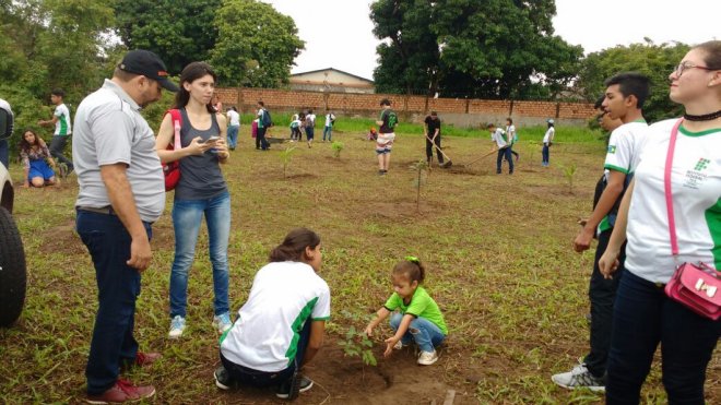 ‘Verde Que te Quero Verde’ e estudantes realizam plantio no Parque da Cidade