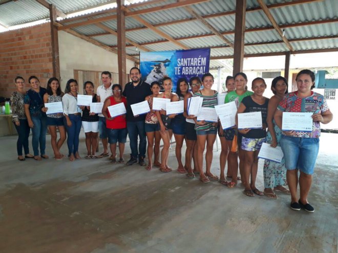 Prefeitura certifica 22 moradores de Santa Cruz no curso em Excelência no Atendimento ao Turista