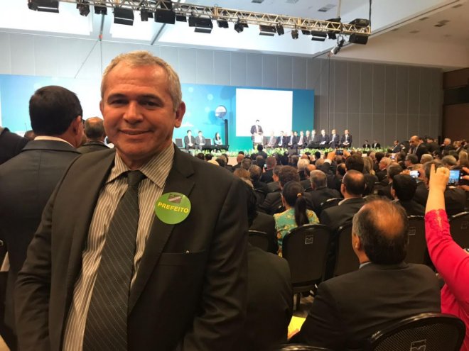Prefeito Nélio assina termo de adesão ao Internet Para Todos e participa de liberação do AFM