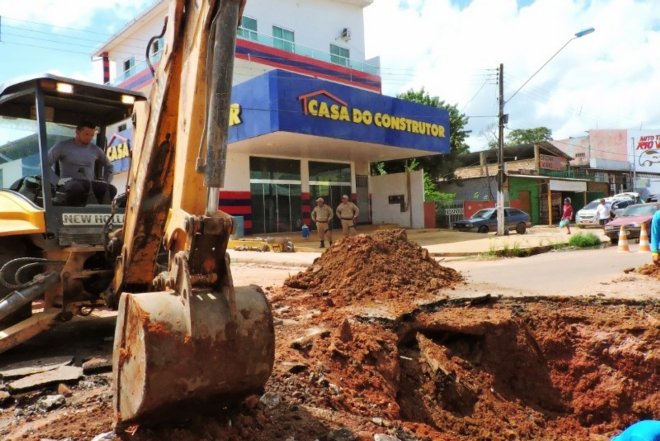 Prefeitura de Santarém recupera trecho da Avenida Tapajós