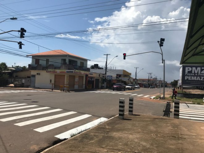 Semáforo é restabelecido e sinalização revitalizada em cruzamento de Santarém