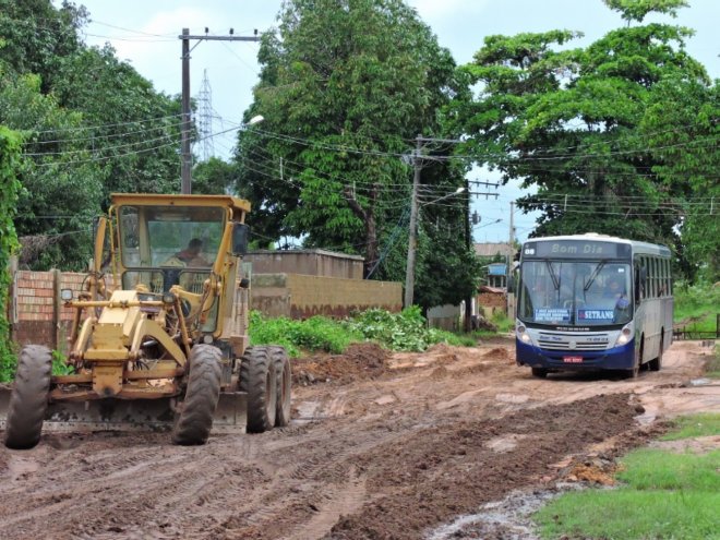 Equipes da Infraestrutura realizam serviços de manutenção de obras e limpeza