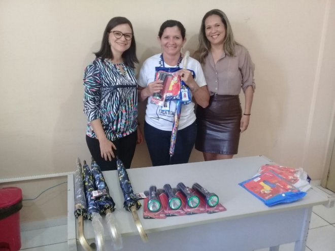 Prefeitura de Santarém entrega crachás e kits de chuva para Conselheiros Tutelares