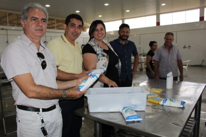 Prefeitura fomenta parcerias para fortalecimento da agroindústria