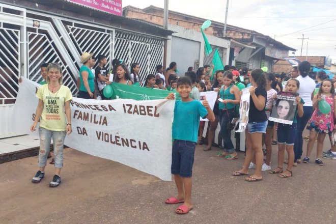 Centro Maria do Pará participa de caminhada pelo fim da violência