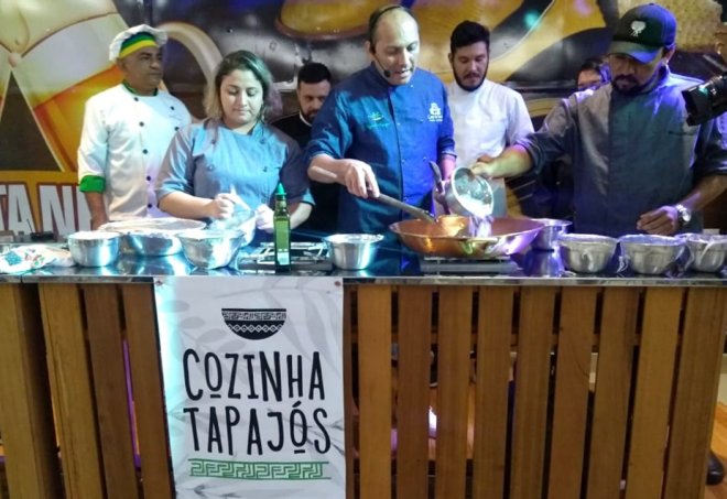 Chefs da culinária regional participam da abertura do Festival Gastronômico 'Cozinha Tapajós'