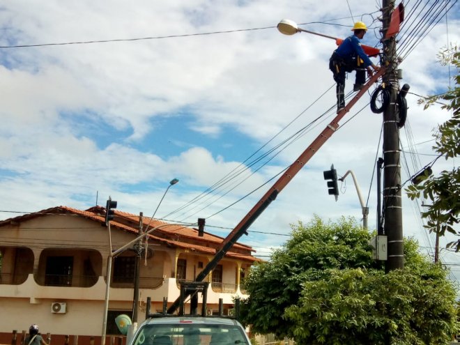 SMT realiza serviços de manutenção em sinalizações semafóricas