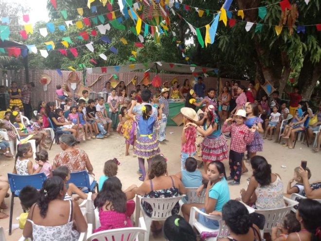 Cras Urumari e Casa de Acolhimento Reviver realizam festa junina