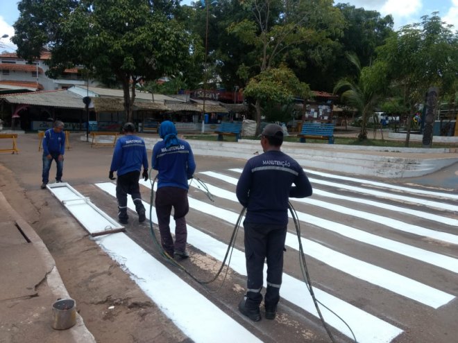 SMT intensifica trabalhos de revitalização de placas e pinturas em ruas de Alter do Chão