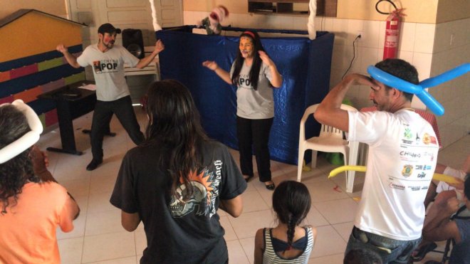 Crianças da Casa de Acolhimento Reviver recebem programação alusiva ao Dia das Crianças