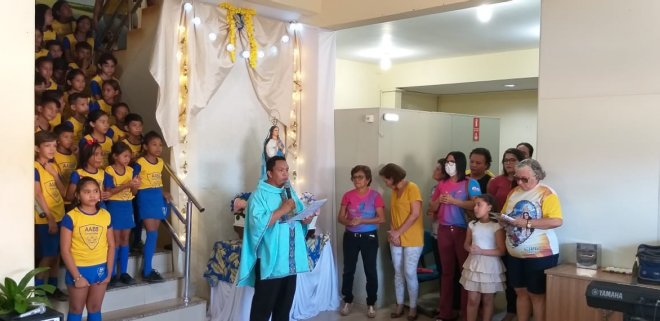 Fé e religiosidade marcam visita da imagem peregrina de Nossa Senhora ao prédio da Semed