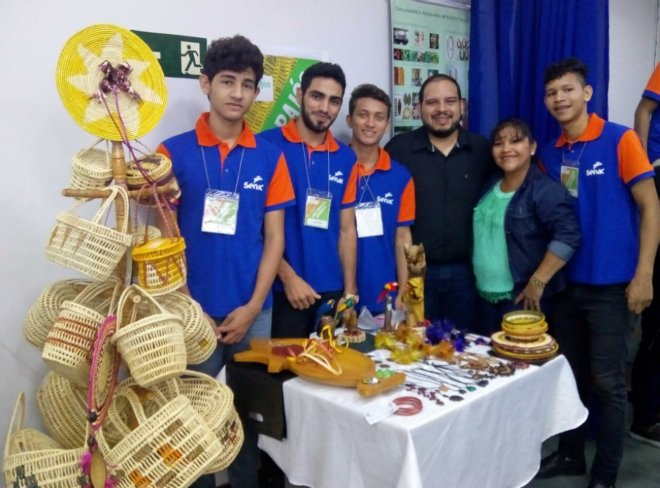 Prefeitura apoia Feira de Produtos Artesanais realizada por alunos de aprendizagem em vendas