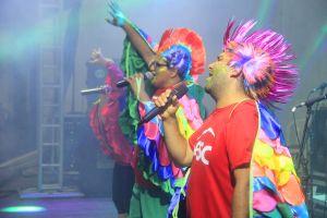 Primeira noite de carnaval na Praça de Eventos teve presença de milhares de foliões