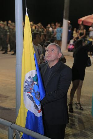 Desfile cívico-militar e Concerto Popular levam centenas de pessoas a Orla da Cidade