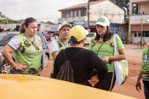 Feirantes de Santarém recebem orientações de Enfrentamento ao Trabalho Infantil