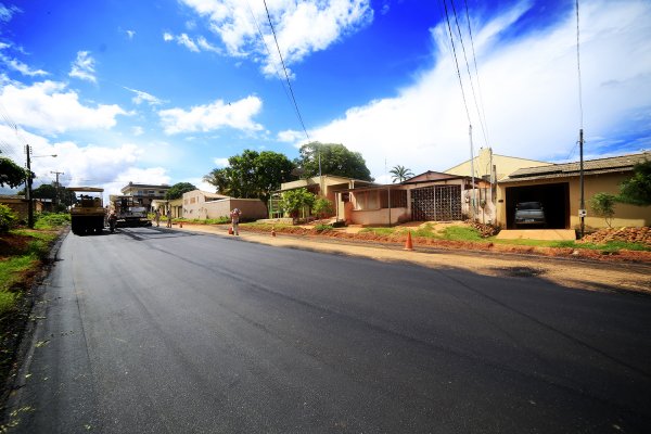 Avenida São Nicolau recebe mais um trecho asfaltado